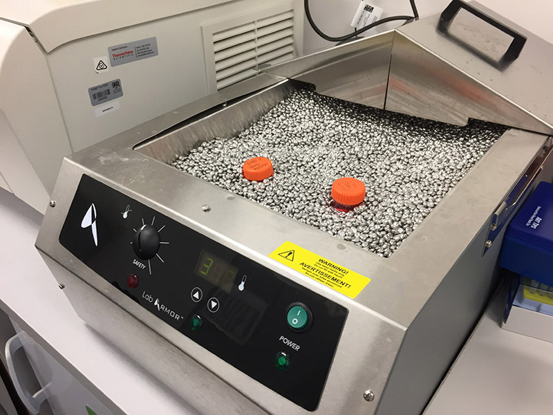 Metal Lab Beads for media heating